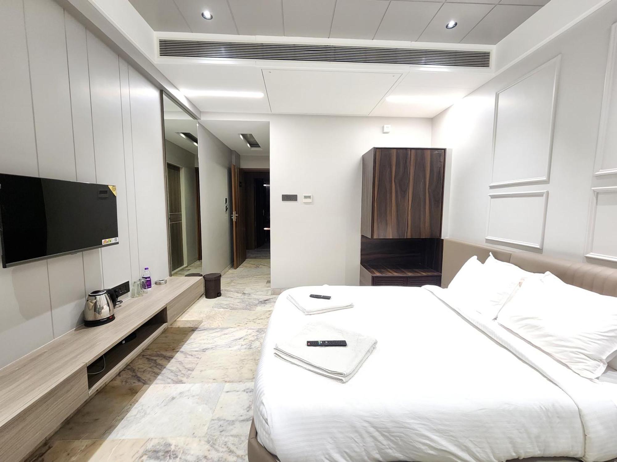 Hotel Statusinn, Ichalkaranji Eksteriør billede